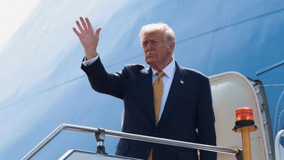 دونالد ترامب في طريقه إلى اليابان.