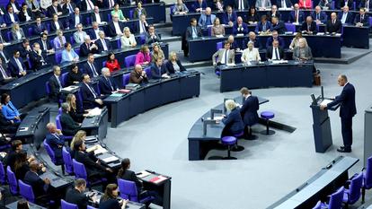 « Il faut une Europe flexible dans laquelle les États choisissent le niveau de coopération qu’ils souhaitent en fonction de leurs intérêts et dont les constitutions ne seraient pas soumises à la primauté du droit européen. »