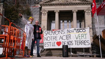 «Dans tous les cas, nous allons vers une catastrophe sociale majeure, en particulier pour Hagondange : 450 salariés, 450 familles, un territoire», craint l’intersyndicale (CGT, CFDT, CFE-CGC) dans un communiqué.