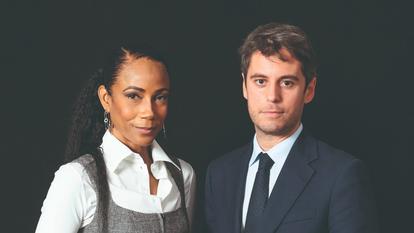 Christine Kelly, journaliste sur CNews et Europe 1, et Gabriel Attal, homme politique, lors de l'enregistrement de l'mission Esprits Libres .