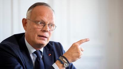 Édouard Philippe au siège d’Horizons, à Paris, le 7 octobre 2025.