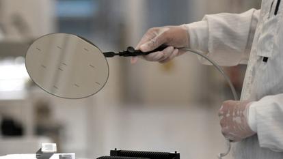 Le premier vient de passer trois années en enfer, avec un chiffre d’affaires passé de 17,3 milliards en 2023 à 11,8 milliards attendus pour l’année 2025.