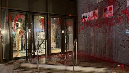 Action de la Confédération Paysanne devant le siège de la DGAL à Paris