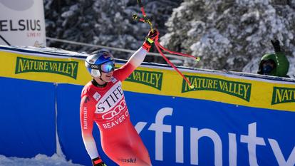 Marco Odermatt domine la descente de Beaver Creek.