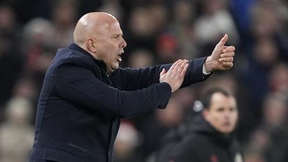 Arne Slot trouve du positif malgré la crise.