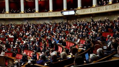 Près de trois Français sur quatre (72 %) sont favorables à l’interdiction pour le Parlement de voter un budget en déficit.