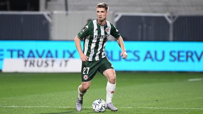 Bradley Danger a reçu un fumigène sur le dos