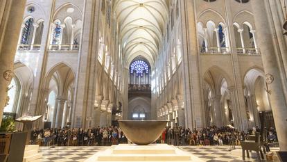Célébration de la messe, dimanche matin, à Notre-Dame de Paris.