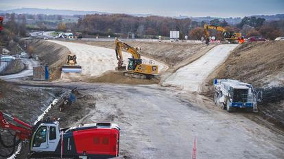 Selon Atosca, en charge de la construction, les travaux (ici, à Puylaurens le 9 décembre) sont achevés aux deux tiers et l’autoroute devrait être livrée en octobre.