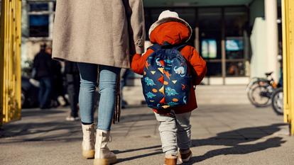 Une trentaine d’écoles maternelles et élémentaires parisiennes sont concernées par les dépôts de plainte ou les signalements de parents de près de 70 enfants.