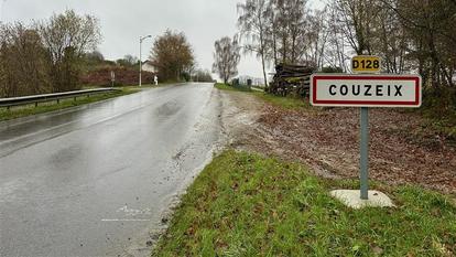 Le fond et la forme du projet sont décriés, tandis que les premiers déboisements ont déjà commencé sur une surface de 15 hectares, selon des associations locales.