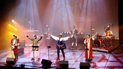 Le spectacle éducatif Historock présente 20 tableaux de l’histoire de France, sur des musiques contemporaines.