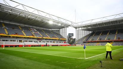 Le RC Lens achète le stade Bollaert.