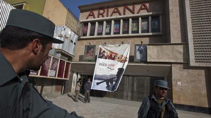 «La nouvelle de la destruction du cinéma Ariana a brisé mon cœur. Nous y avions tant de bons souvenirs (...) Il y avait une vie à l’époque», a confié une habitante de Kaboul.