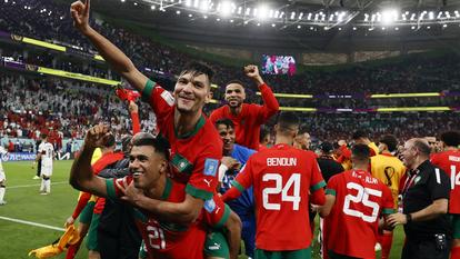 La joie des joueurs marocains après leur victoire, le 10 décembre 2022, au Qatar, contre le Portugal, en quart de finale de la Coupe du monde. Ils seront battus en demi-finale par la France.