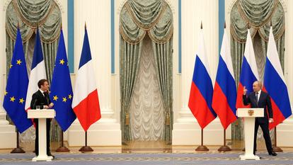 Emmanuel Macron avait proposé vendredi à son homologue russe de reprendre une discussion directe.