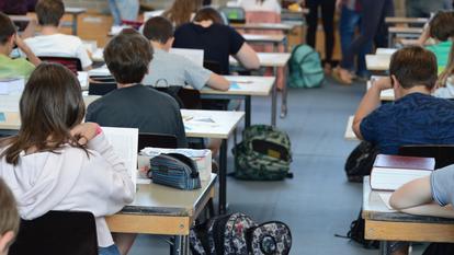 «Des heures d’enseignement furent perdues au profit de bien inutiles formations.»