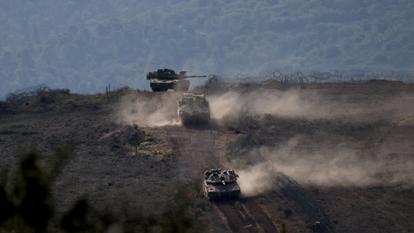 Des soldats de l’armée libanaise dans le secteur sud du Litani, à Alma el-Chaab, près de la frontière israélienne, le 28 novembre 2025.