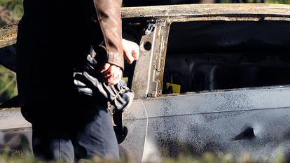 Les marins-pompiers de Marseille sont intervenus à Septèmes-les-Vallons (Bouches-du-Rhône) sur un feu de deux véhicules et ont découvert un corps à l’intérieur d’une voiture signalée volée.