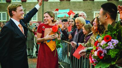 Le roi Willem-Alexander (Martijn Lakemeier) et Máxima (Delfina Chaves).