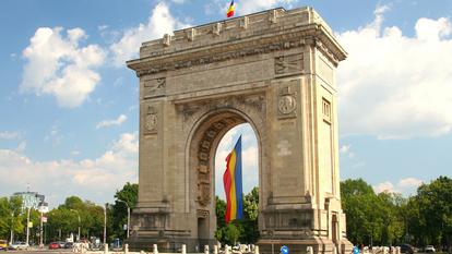 À Bucarest, en Roumanie, une taxe touristique sera mise en place en 2026 pour financer les infrastructures et la promotion de la ville, célèbre entre autres pour son Arc de triomphe.