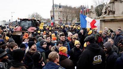 Des membres de la Coordination Rurale (CR), à Paris, France, le 8 janvier 2026.