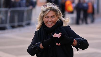 Caroline Margeridon le 7 janvier 2026 à la sortie des funérailles de Brigitte Bardot.