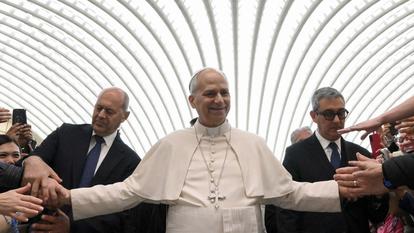 Le pape Léon XIV lors de son audience générale dans la salle Paul VI, au Vatican, mercredi.