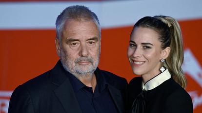 Luc Besson et Sarah Saldmann lors du Festival du Film de Rome, en 2025.