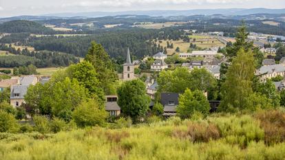 Le mode de scrutin de liste paritaire s’étend désormais aux communes de moins de 1000 habitants, qui représentent 70% des communes françaises.