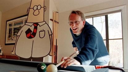 L’artiste, ici en 1999, a créé un personnage d’ingénieur cravaté évoluant dans un univers aussi absurde que mesquin.