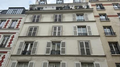 Dans la nuit de samedi à dimanche, un étage d’un immeuble parisien s’est effondré sur celui du dessous.