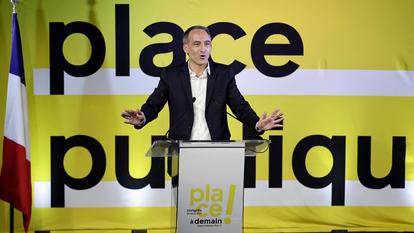 Raphaël Glucksmann au congrès de son parti Place publique, en mars 2025, à Paris.