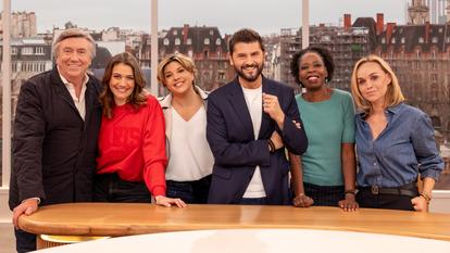 «Bonjour ! Avec vous»