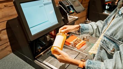 Les caisses automatiques font partie des changements imposés aux usagers par le tout numérique.