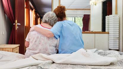 «Dans les pays qui ont légalisé l’euthanasie, la banalisation progresse et la société tout entière change son regard» selon la médecin Pascale Favre.