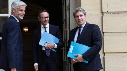 Le patron des députés Droite Républicaine, Laurent Wauquiez ; le président LR, Bruno Retailleau ; et le chef de la droite sénatoriale, Mathieu Darnaud.