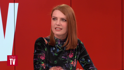 Élodie Frégé sur le plateau du «Buzz TV».