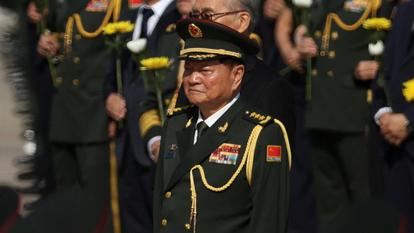 Le général Zhang Youxia, sur la place Tiananmen à Pékin, lors de la cérémonie du jour des martyrs de la révolution, le 30 septembre 2025.