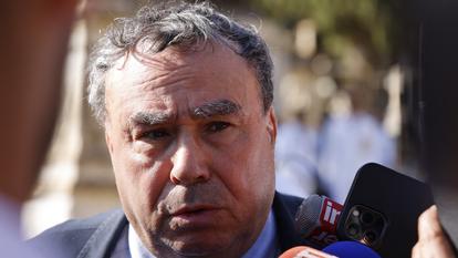 la déformation systématique de la parole des représentants des harkis. »