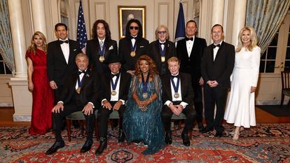 Sylvester Stallone, la chanteuse Gloria Gaynor, le groupe de rock Kiss...