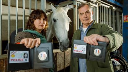 Virginie Hocq et Samuel Labarthe dans Flair de famille, sur France 2.