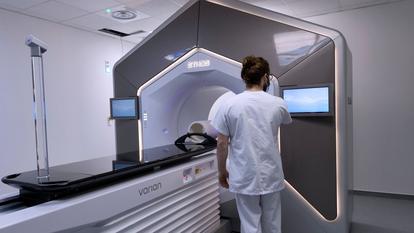 L’ICM (Institut du cancer de Montpellier) traite ses patients avec un scanner, installé en décembre 2020, utilisant l’intelligence artificielle.