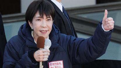 Sanae Takaichi, Première ministre du Japon et dirigeante du Parti libéral-démocrate (PLD).