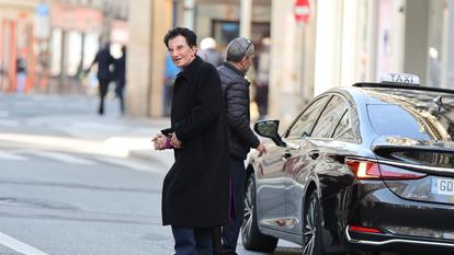 Jack Lang, dimanche, dans le quartier de Saint-Germain-des-Prés, à Paris.