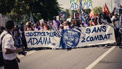 Dix ans après la mort d’Adama Traoré, le 19 juillet 2016, sa famille a saisi la Cour de cassation.