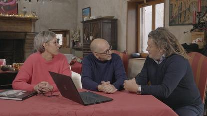 Olivier Delacroix, à la rencontre de ses interlocuteurs, dans «Dans les yeux d’Olivier», sur France 2.