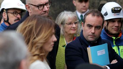 Après le tunnel des débats budgétaires, Sébastien Lecornu répond aux réactions de ses opposants lors de sa visite dans le Jura.
