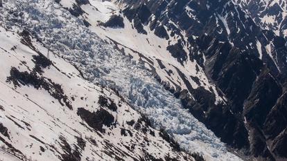 Dans les couloirs suivis, 1 % des avalanches seraient déclenchées par le passage d’un skieur ou d’un randonneur.