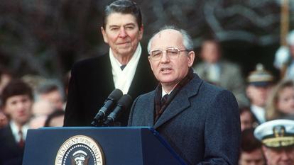 Ronald Reagan et Mikhaïl Gorbatchev ont échangé lors d’un sommet sur le désarmement sur la menace extraterrestre.